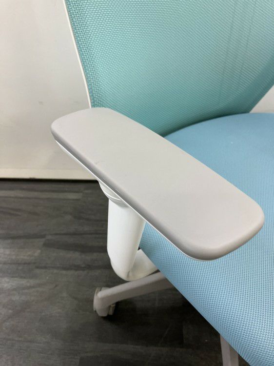 オカムラCG-M(シージーエム)シリーズ 可動肘付CG-Mチェア 商品画像9