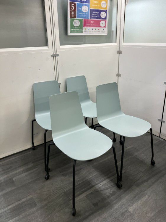 コクヨMycket(ミケット)シリーズ スタッキングチェア4脚セット 商品画像1