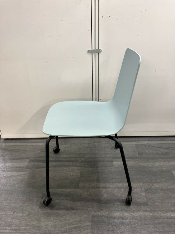 コクヨMycket(ミケット)シリーズ スタッキングチェア4脚セット 商品画像4