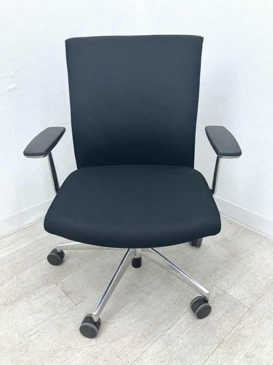 コクヨPUNTO(プント)チェア 固定肘付プントチェア 商品画像2