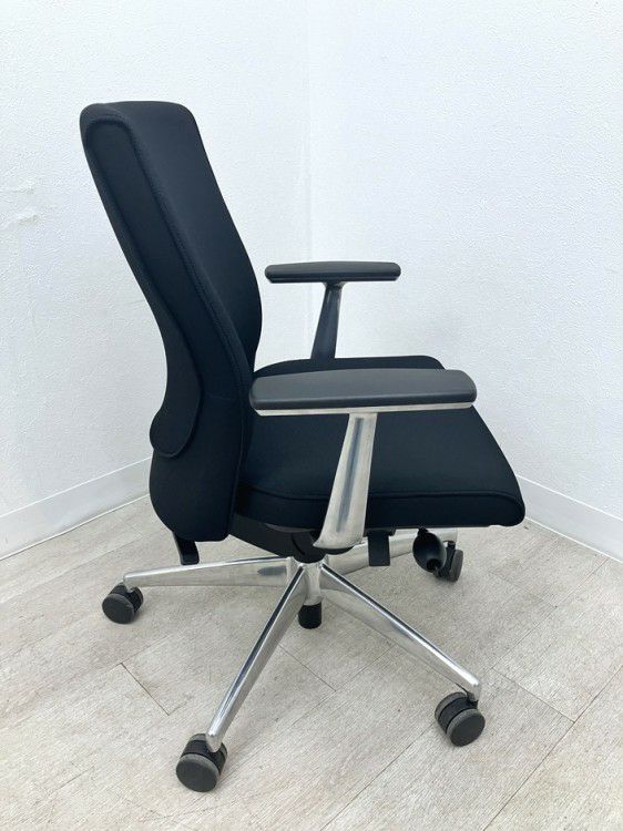 コクヨPUNTO(プント)チェア 固定肘付プントチェア 商品画像3