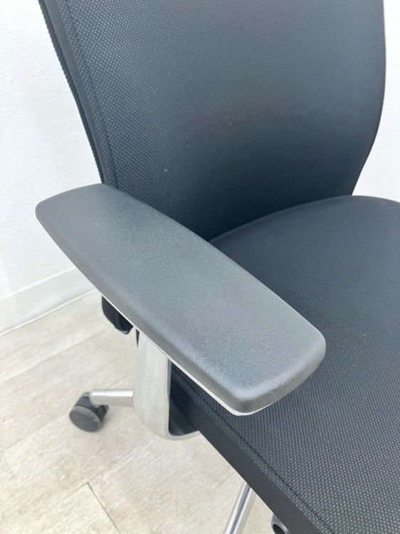 コクヨPUNTO(プント)チェア 固定肘付プントチェア 商品画像6