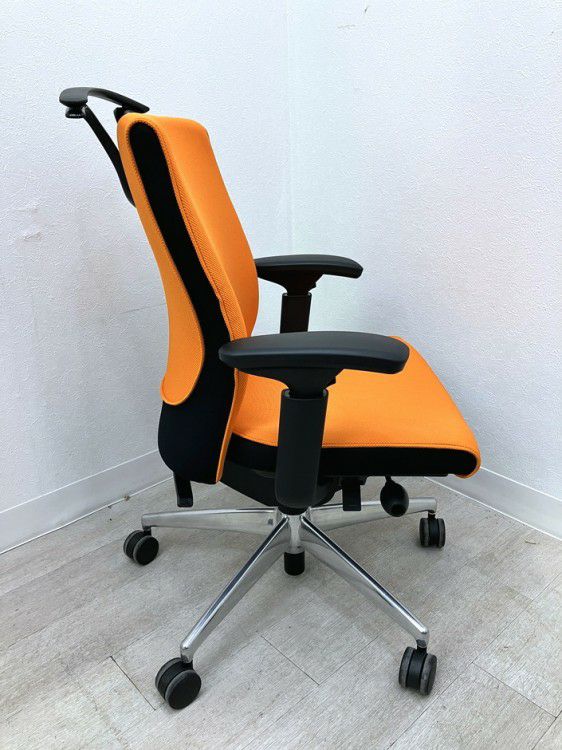 コクヨPUNTO(プント)チェア 可動肘付プントチェア 商品画像3