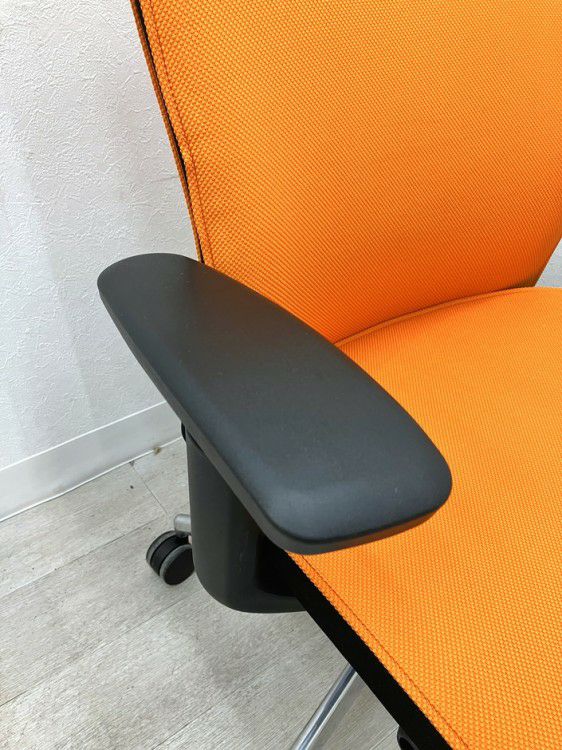 コクヨPUNTO(プント)チェア 可動肘付プントチェア 商品画像6