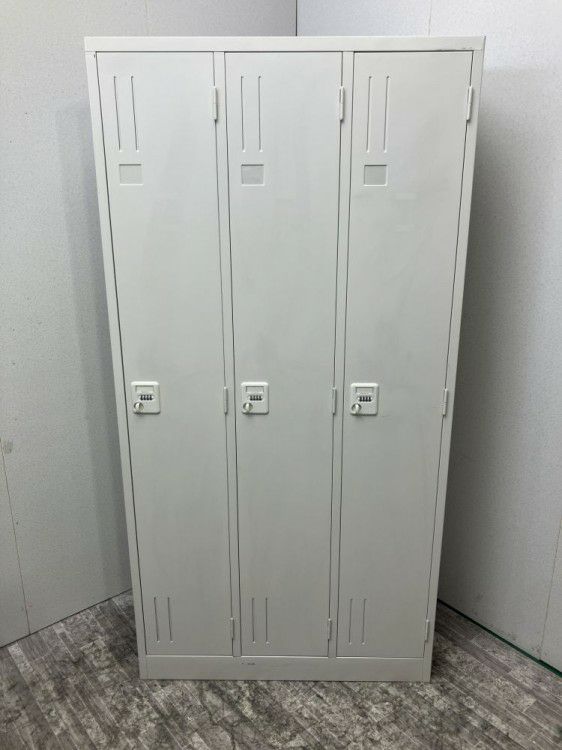 ダイヤル式3人用ロッカー 商品画像1