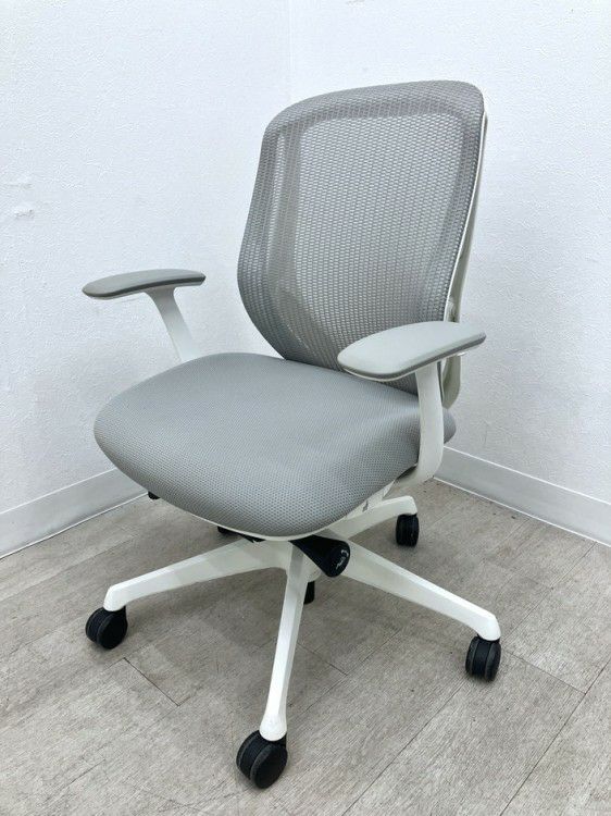 オカムラSylphy(シルフィー)チェア 固定肘付シルフィーチェア 商品画像1