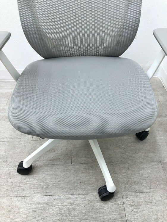 オカムラSylphy(シルフィー)チェア 固定肘付シルフィーチェア 商品画像8