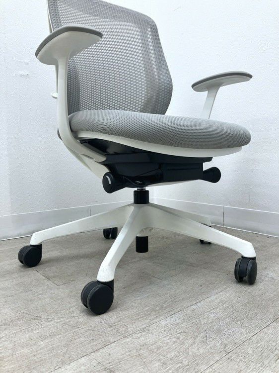 オカムラSylphy(シルフィー)チェア 固定肘付シルフィーチェア 商品画像9