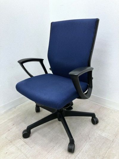 オカムラESCUDO(エスクード)チェア 固定肘付エスクードチェア 商品画像1