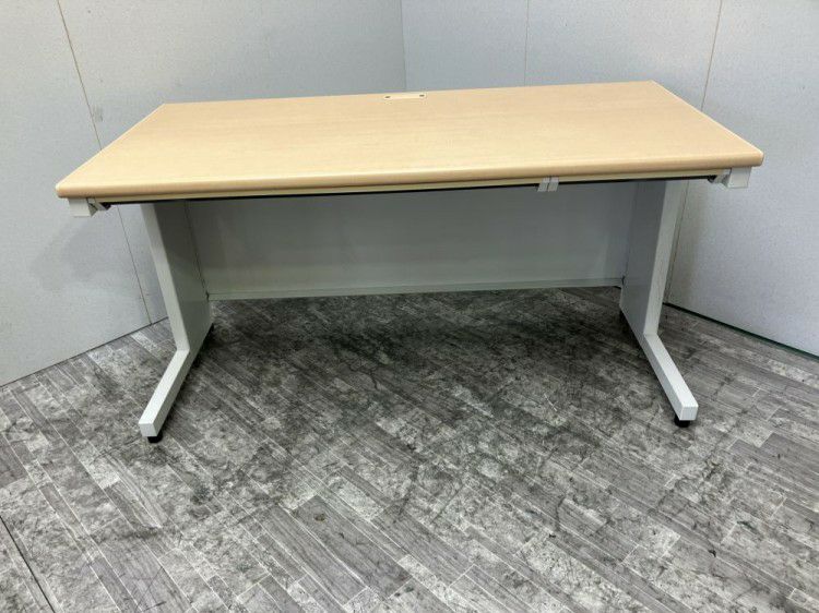 プラスフラットラインシリーズ 1400平デスク 商品画像1