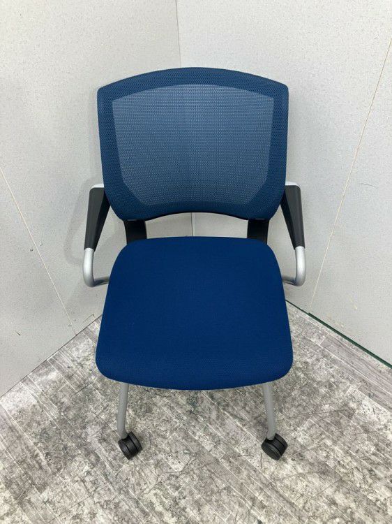 コクヨ肘付サテリテチェア 商品画像3