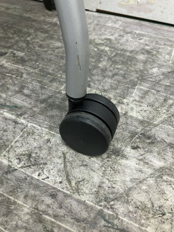 コクヨ肘付サテリテチェア 商品画像10