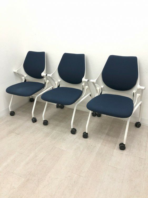 イトーキipsa(イプサ)シリーズ ネスティングチェア3脚セット 商品画像1