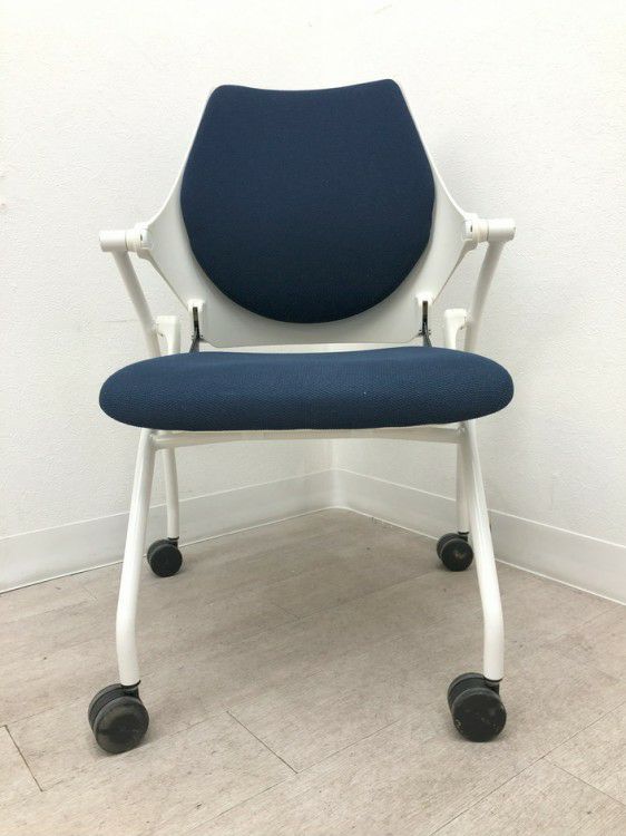 イトーキipsa(イプサ)シリーズ ネスティングチェア3脚セット 商品画像4