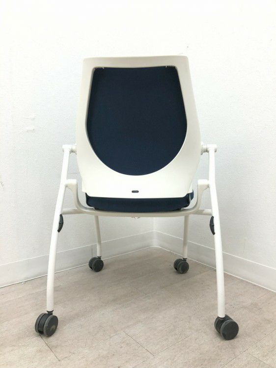 イトーキipsa(イプサ)シリーズ ネスティングチェア3脚セット 商品画像6