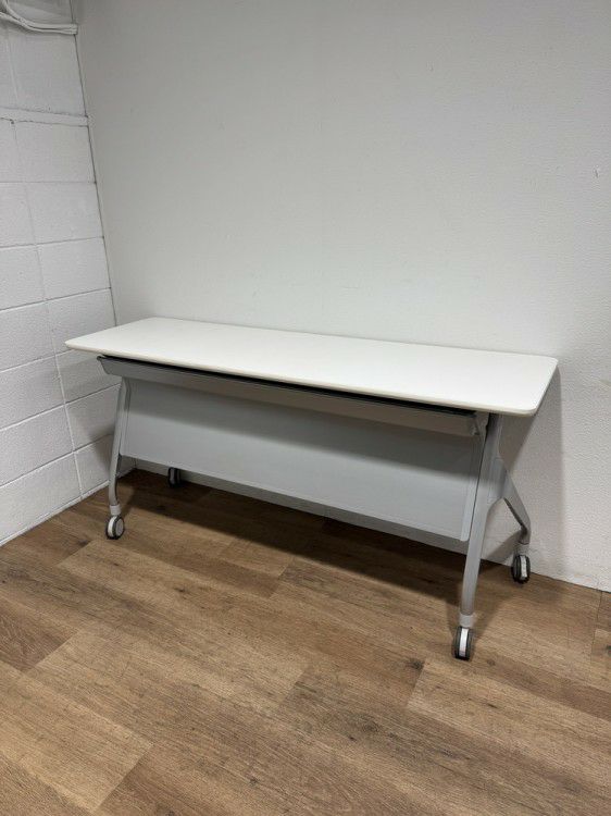 コクヨエピファイ(EPIPHY)シリーズ 平行スタックテーブル 商品画像1