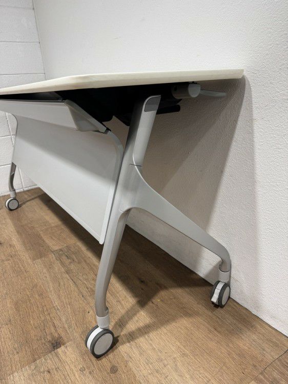 コクヨエピファイ(EPIPHY)シリーズ 平行スタックテーブル 商品画像4