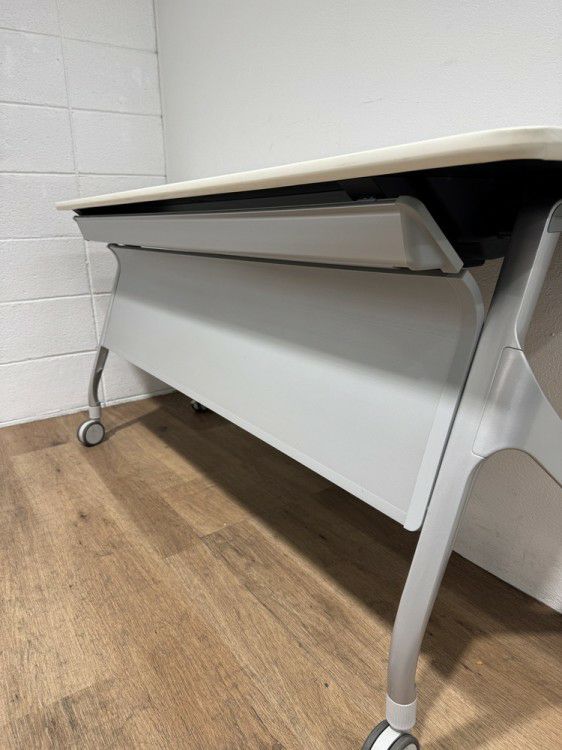 コクヨエピファイ(EPIPHY)シリーズ 平行スタックテーブル 商品画像5