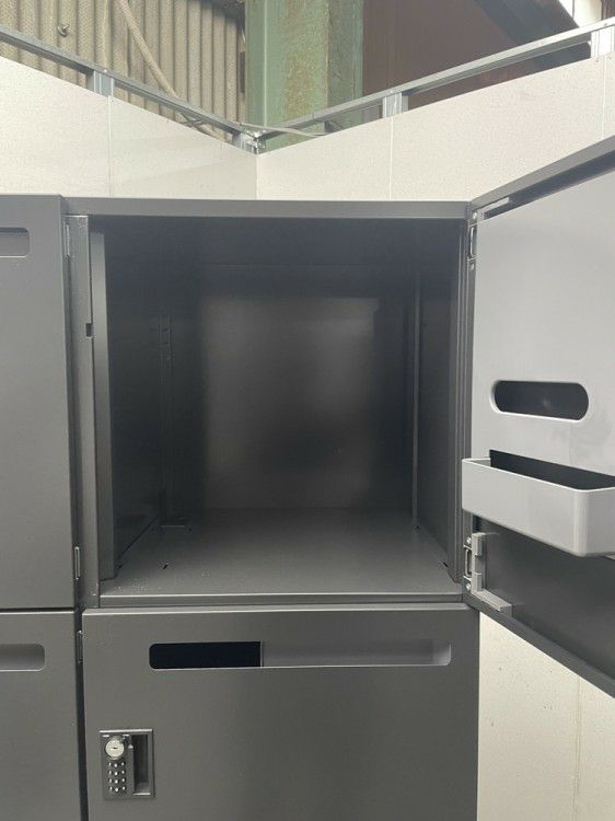 ウチダ（内田洋行）エルレージシリーズ 8人用パーソナルロッカー 商品画像7