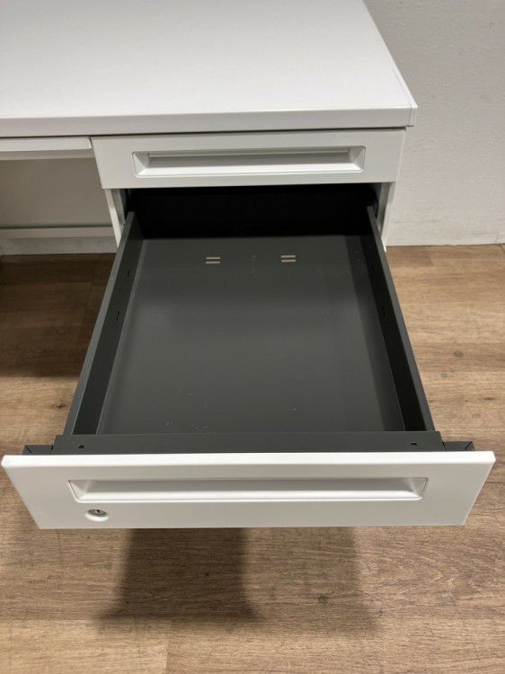 オカムラADVANCE（アドバンス）シリーズ 1000片袖デスク 商品画像7