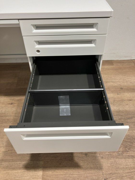 オカムラADVANCE（アドバンス）シリーズ 1000片袖デスク 商品画像8