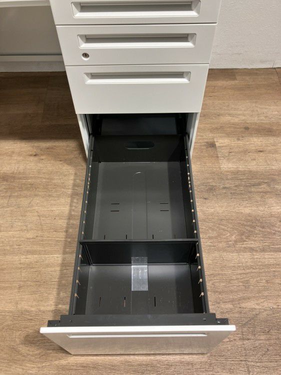 オカムラADVANCE（アドバンス）シリーズ 1000片袖デスク 商品画像9