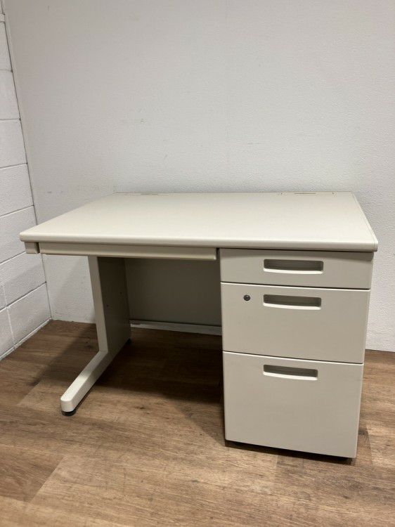 コクヨBS+シリーズ 1000片袖デスク 商品画像1