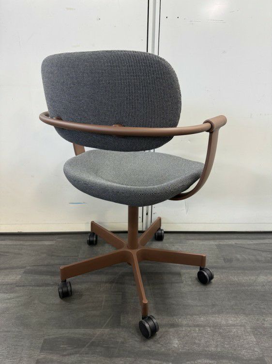 イトーキvertebra03（バーテブラ03 ）シリーズ 固定肘付バーテブラ03チェア 商品画像2