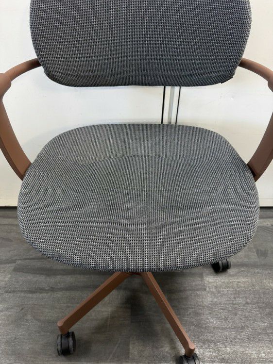 イトーキvertebra03（バーテブラ03 ）シリーズ 固定肘付バーテブラ03チェア 商品画像4