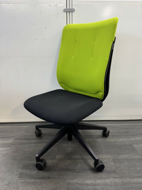 ウチダ（内田洋行）AJシリーズ AJチェア 商品画像1