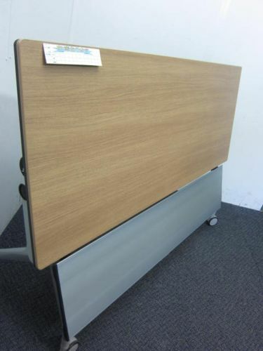 オカムラINTERACT NT(インターアクトエヌティー)シリーズ  1500サイドスタックテーブル 商品画像3