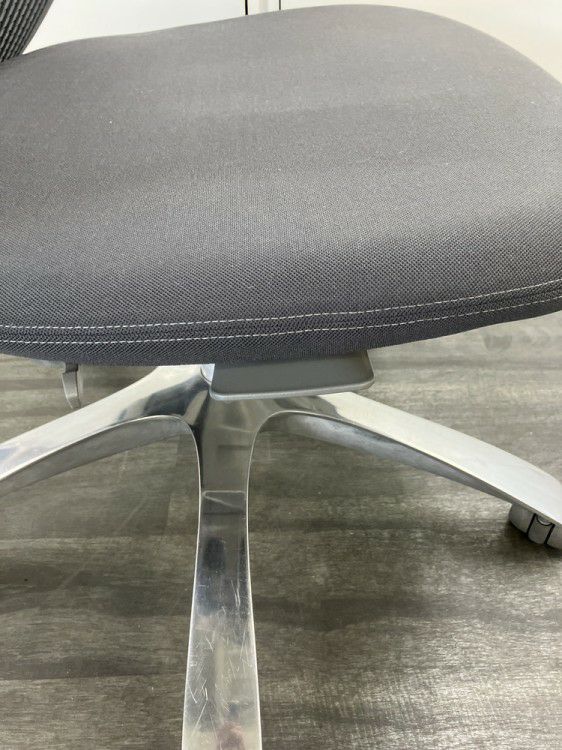 Knoll（ノール）Generation(ジェネレーション)チェア 可動肘付ジェネレーションチェア 商品画像6