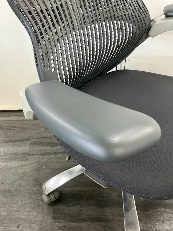 Knoll（ノール）Generation(ジェネレーション)チェア 可動肘付ジェネレーションチェア 商品画像12
