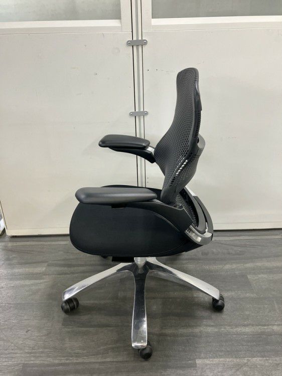 Knoll（ノール）Generation(ジェネレーション)チェア 可動肘付ジェネレーションチェア 商品画像3