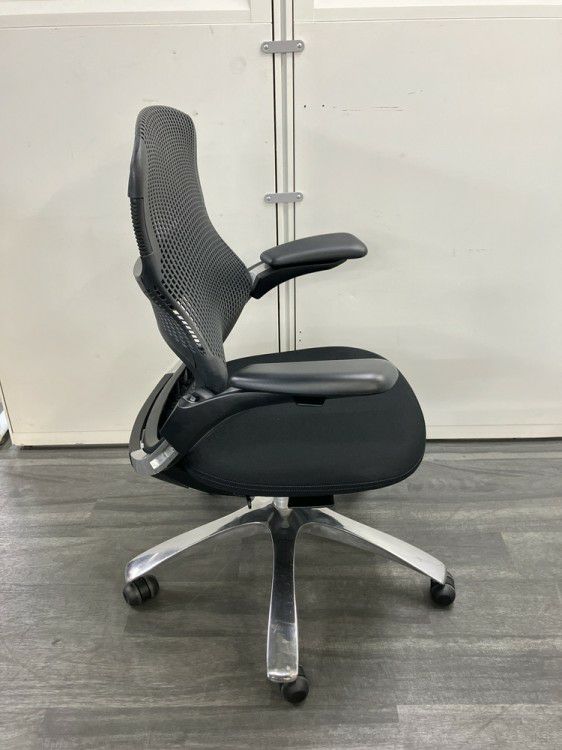 Knoll（ノール）Generation(ジェネレーション)チェア 可動肘付ジェネレーションチェア 商品画像5