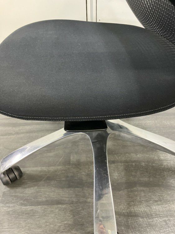 Knoll（ノール）Generation(ジェネレーション)チェア 可動肘付ジェネレーションチェア 商品画像7