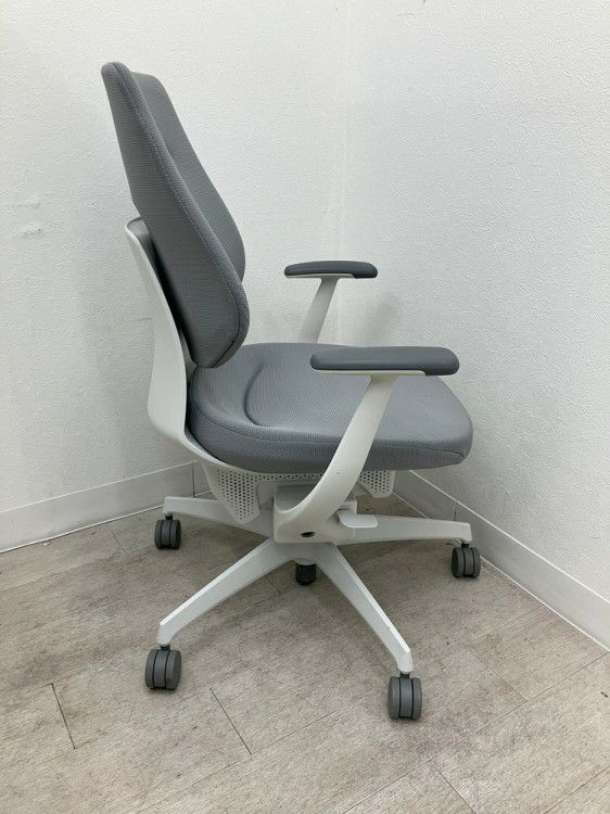 コクヨing(イング)チェア 固定肘付イングチェア 商品画像3