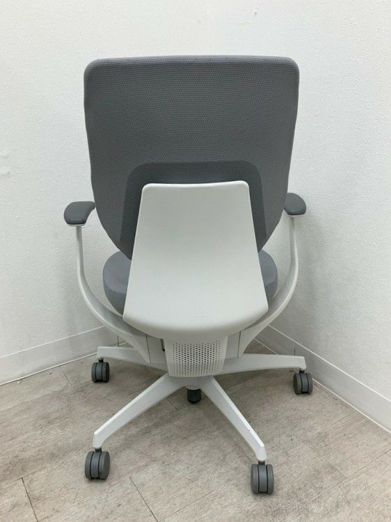 コクヨing(イング)チェア 固定肘付イングチェア 商品画像4