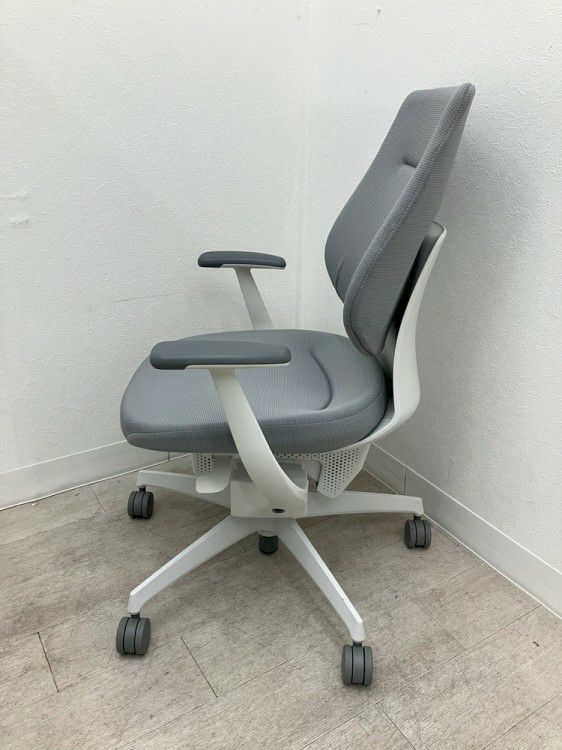 コクヨing(イング)チェア 固定肘付イングチェア 商品画像5