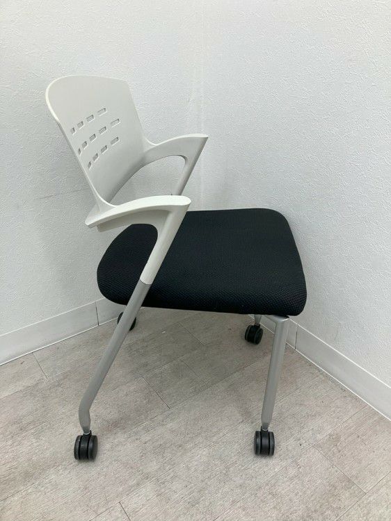 イトーキカクタスシリーズ スタッキングチェア3脚セット 商品画像4