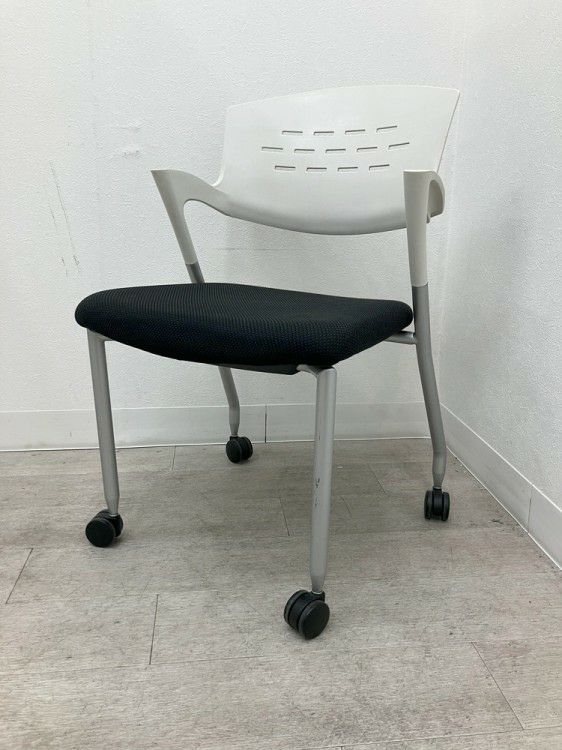 イトーキカクタスシリーズ スタッキングチェア3脚セット 商品画像10