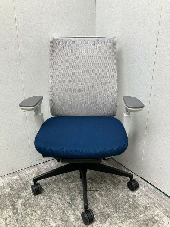 コクヨBezel(ベゼル)チェア 可動肘付ベゼルチェア 商品画像2