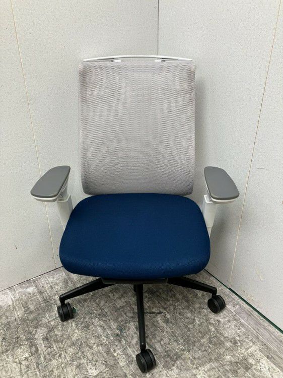 コクヨBezel(ベゼル)チェア 可動肘付ベゼルチェア 商品画像3