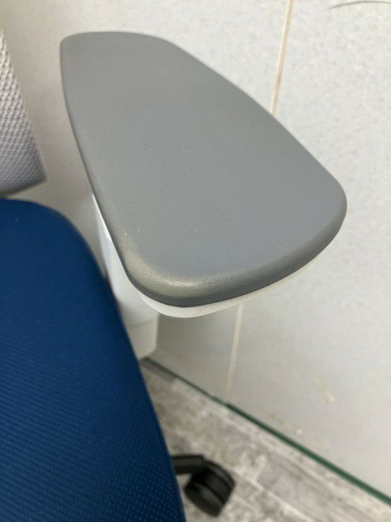 コクヨBezel(ベゼル)チェア 可動肘付ベゼルチェア 商品画像7