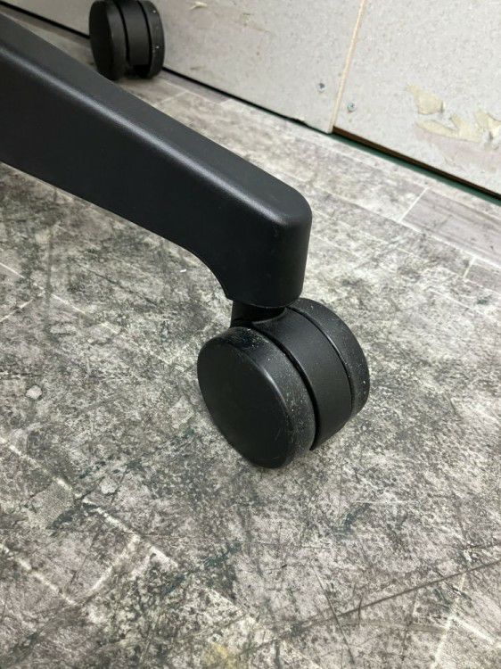 イトーキ固定肘付ノートチェア 商品画像10