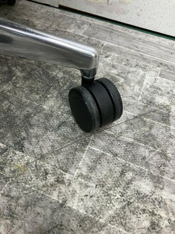 コクヨBezel(ベゼル)チェア 可動肘付ベゼルチェア 商品画像10