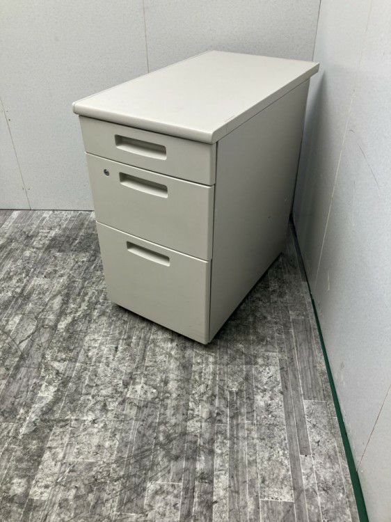 コクヨBS+シリーズ 3段脇机 商品画像1