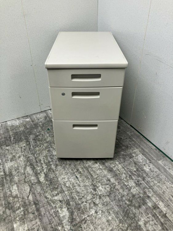 コクヨBS+シリーズ 3段脇机 商品画像2