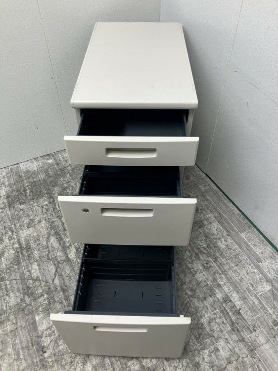 コクヨBS+シリーズ 3段脇机 商品画像3