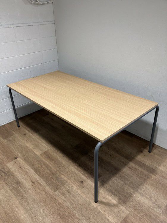 コクヨデイズオフィス パイルパイプシリーズ ミーティングテーブル 商品画像1